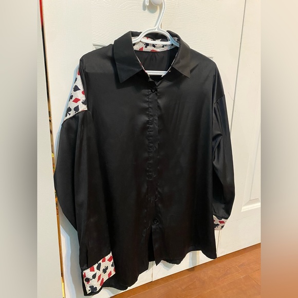 Black card suites silk shirt - Picture 2 of 2